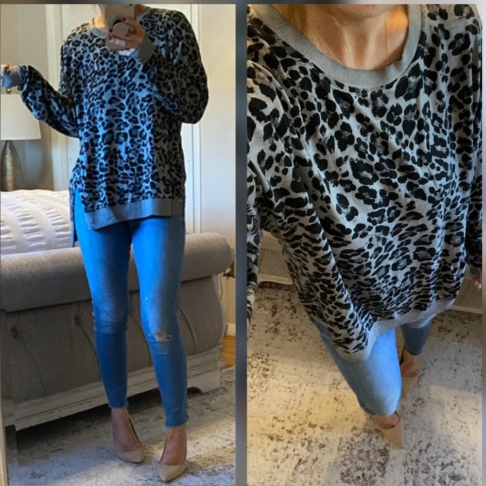 🆕Grey leopard top, NWT.